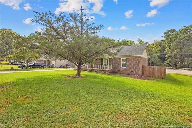 6017 Dunbridge Dr, Fayetteville, NC 28314