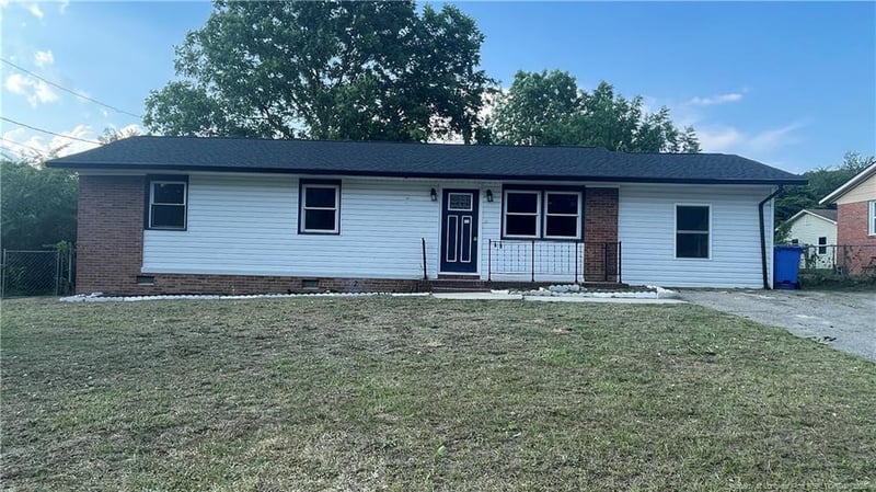 6018 Elstree Pl, Fayetteville, NC 28314