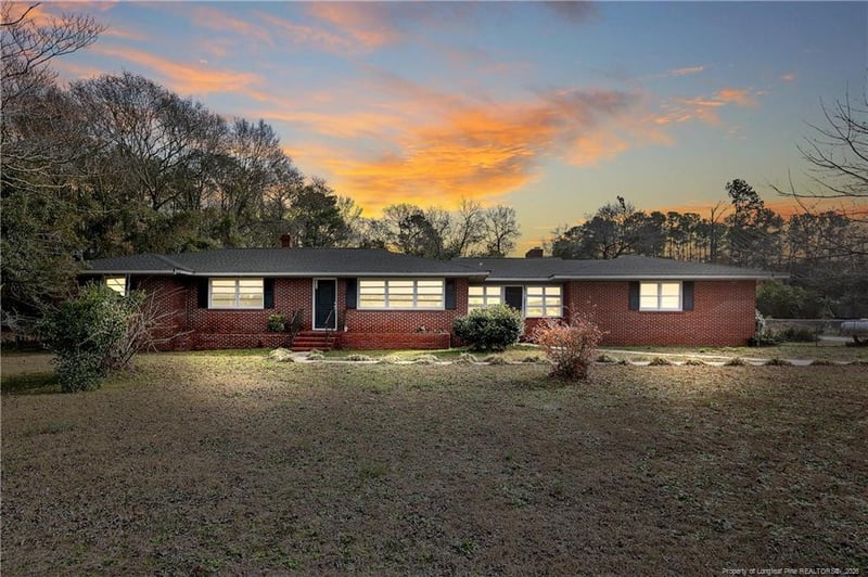 6019 S Us Highway 301 Hw S, Hope Mills, NC 28348