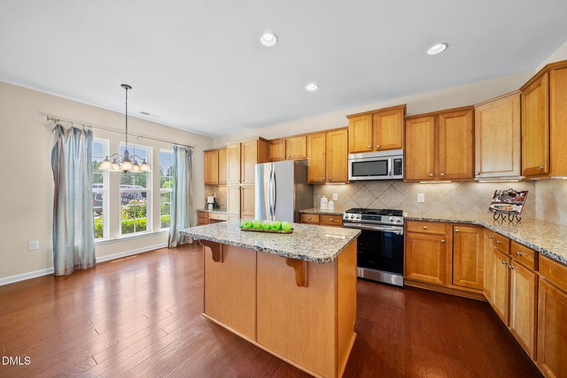 604 Bloomsbury Pl, Cary, NC 27519