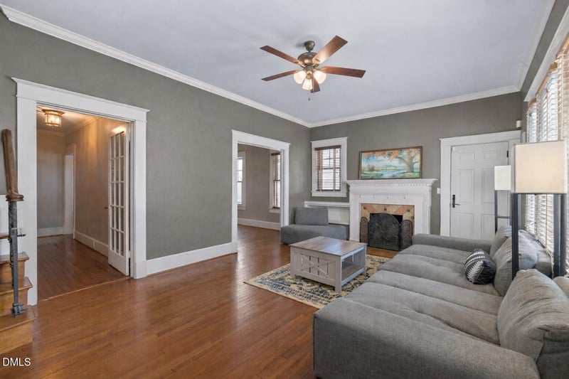 604 W Divine St, Dunn, NC 28334