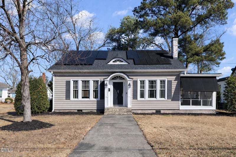 604 W Divine St, Dunn, NC 28334