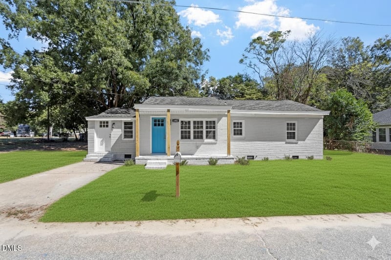 604 E Townsend St, Dunn, NC 28334