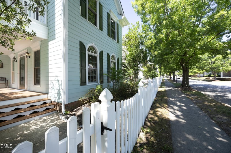 605 Carpenter Town Ln, Cary, NC 27519