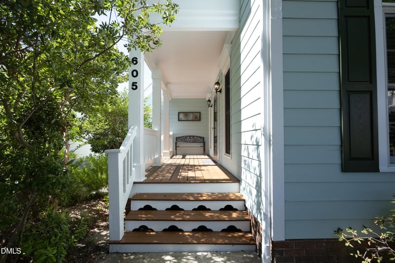 605 Carpenter Town Ln, Cary, NC 27519