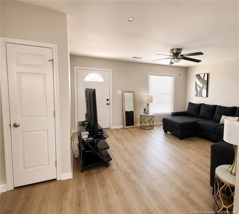 606 Glensford Dr, Fayetteville, NC 28314