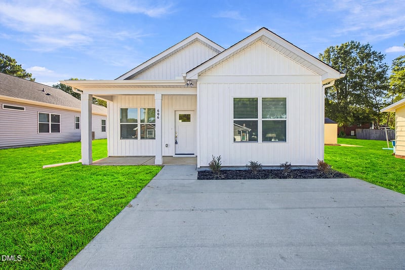606 E Granville St, Dunn, NC 28334