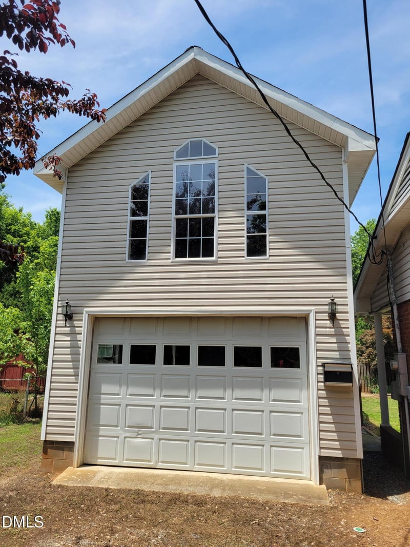 607 E Butler Ave, Liberty, NC 27298