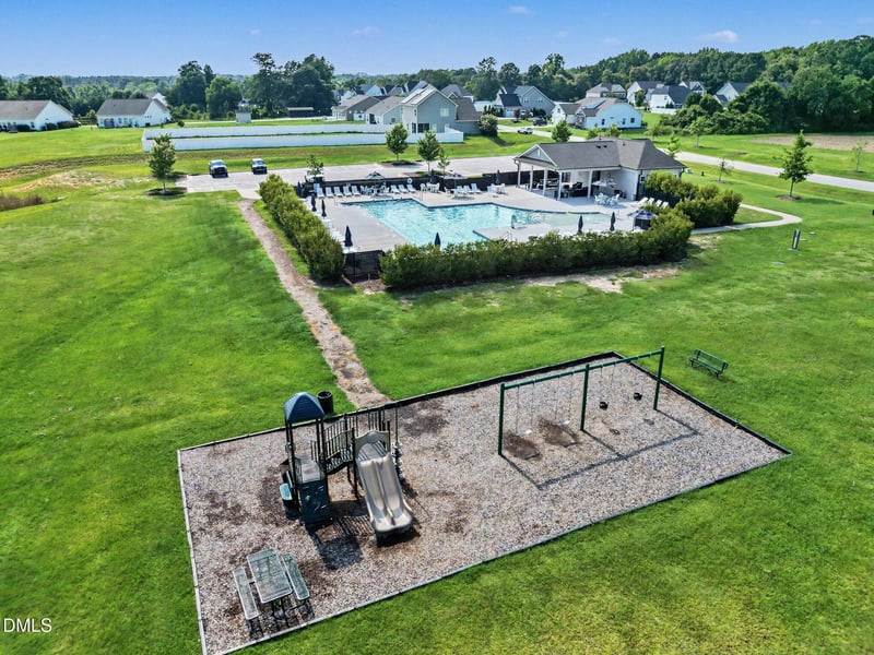 608 Barbour Farm Ln, Four Oaks, NC 27524