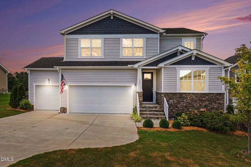 608 Barbour Farm Ln, Four Oaks, NC 27524