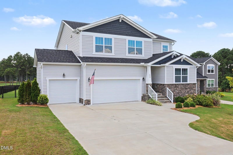 608 Barbour Farm Ln, Four Oaks, NC 27524