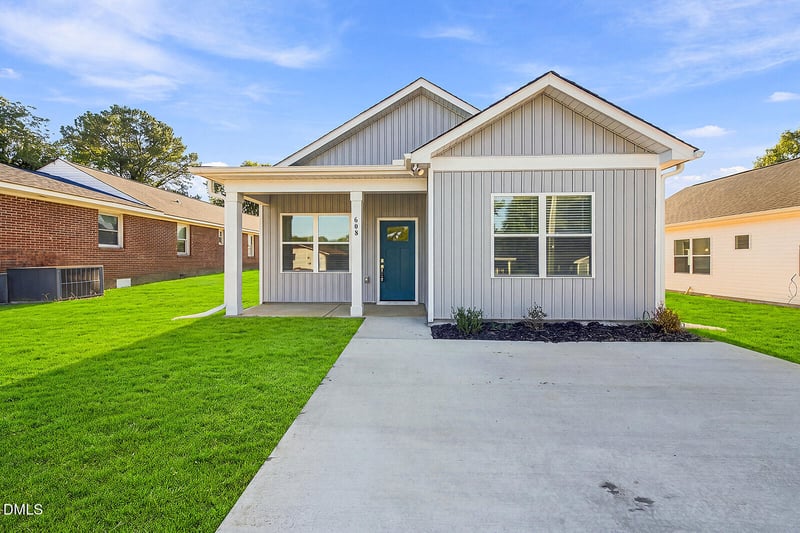 608 E Granville St, Dunn, NC 28334