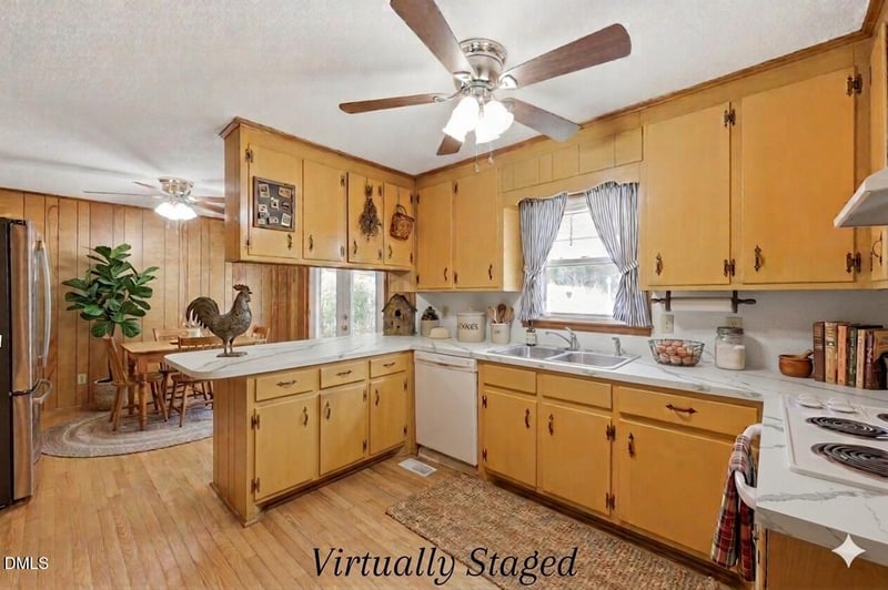 609 Canterbury Rd, Sanford, NC 27330