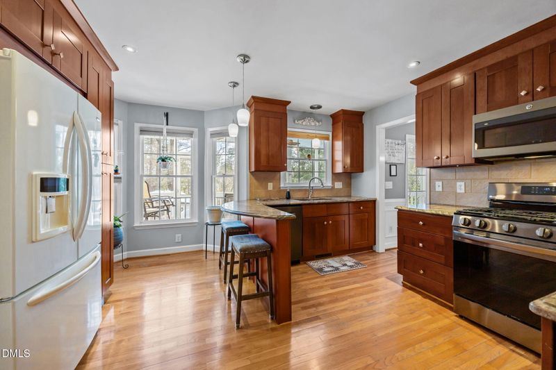 609 W Holding Ave, Wake Forest, NC 27587