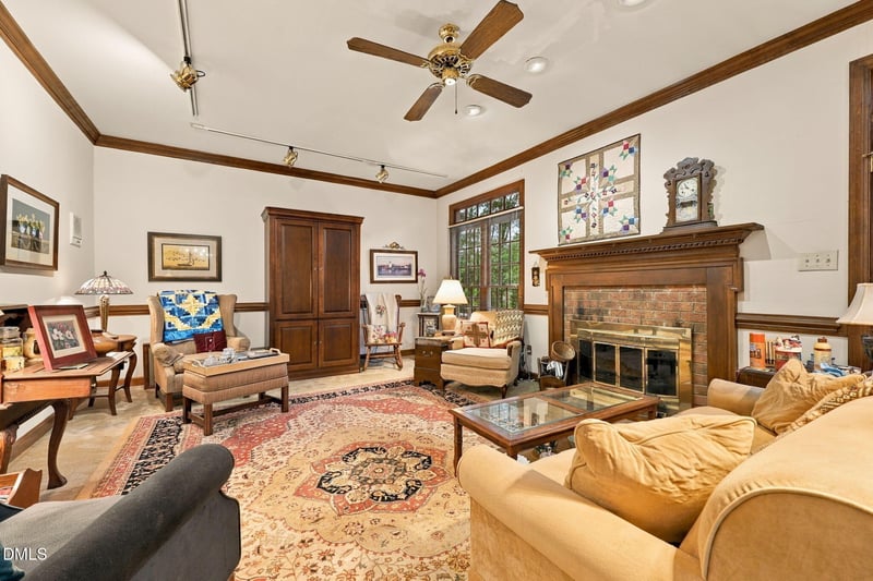 6100 Parker Croft Ct, Raleigh, NC 27609