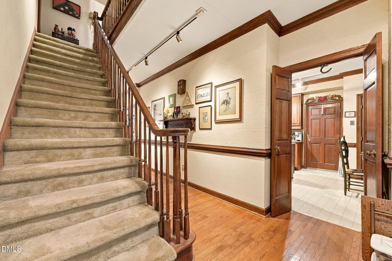 6100 Parker Croft Ct, Raleigh, NC 27609