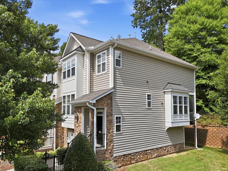 6102 Braidwood Ct, Raleigh, NC 27612