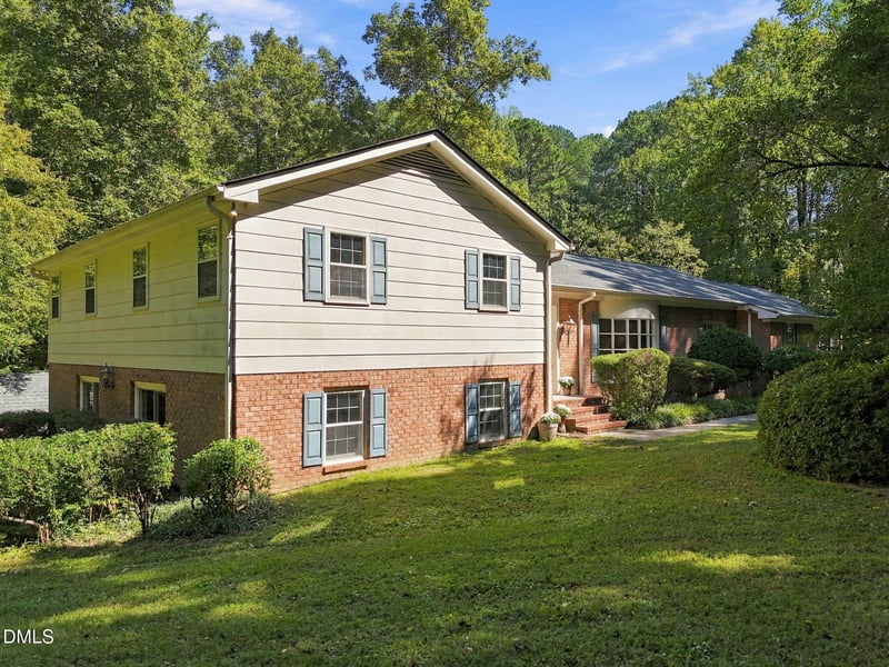 6102 Castlebrook Dr, Raleigh, NC 27604