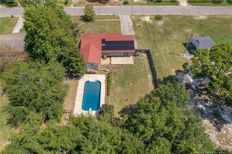 6106 Lexington Dr, Hope Mills, NC 28348