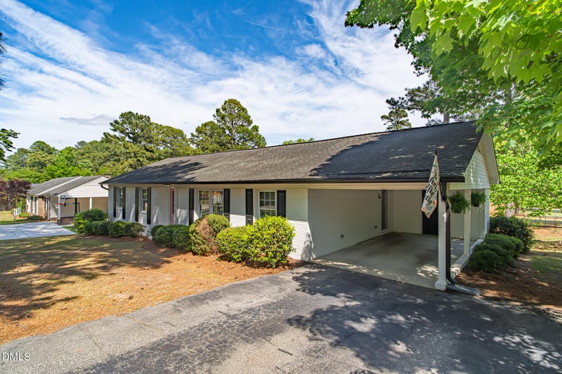 611 S 14th St, Lillington, NC 27546
