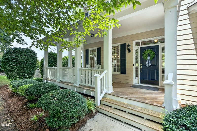 612 Crossway Ln, Holly Springs, NC 27540