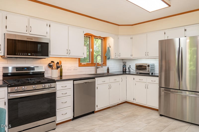 612 Wildwood Ln, Graham, NC 27253