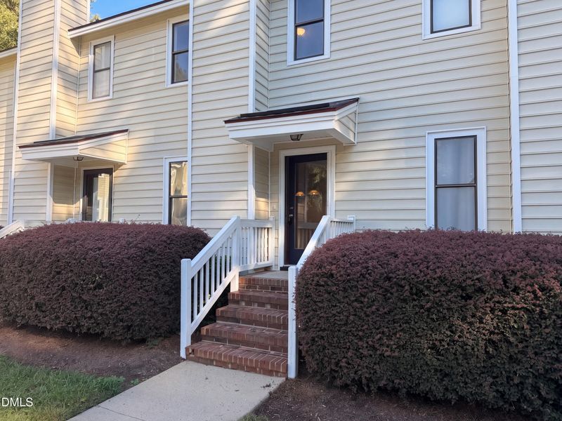 6125 Loch Laural Ln, Raleigh, NC 27613