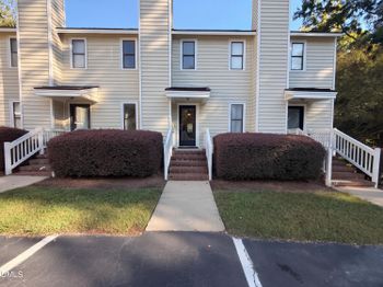 6125 Loch Laural Ln, Raleigh, NC 27613