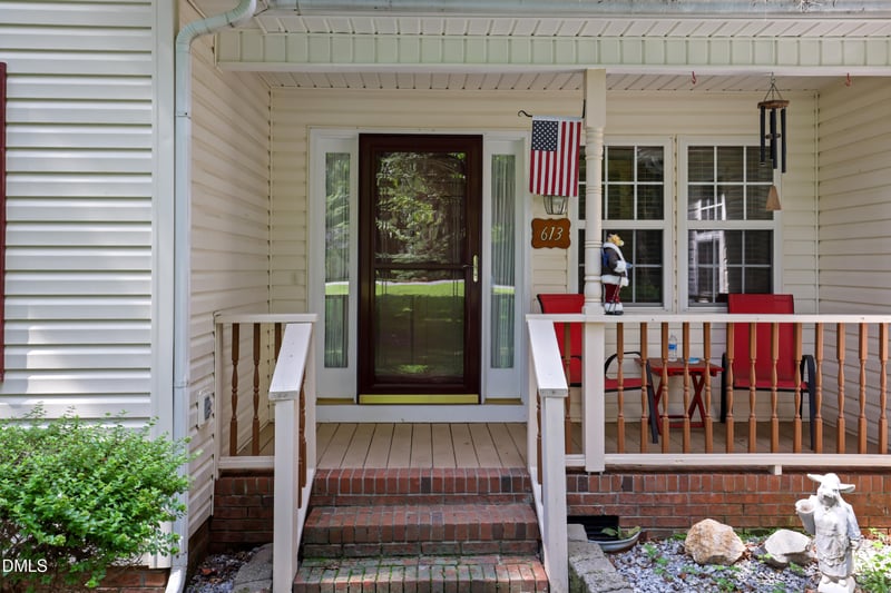 613 Bayleaf Cir, Clayton, NC 27527