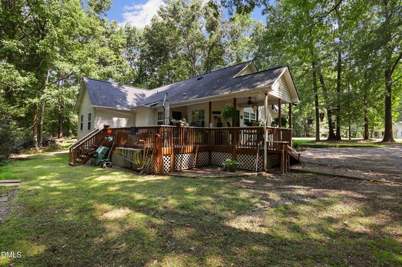 613 Bayleaf Cir, Clayton, NC 27527