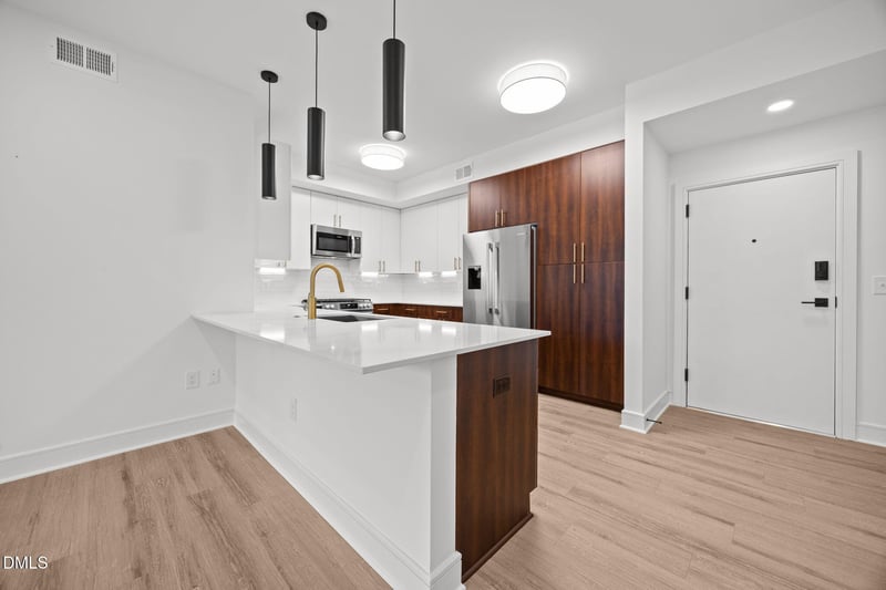 615 W Peace St #307, Raleigh, NC 27605