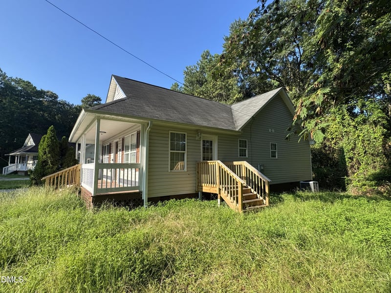 6158 Lonestar Rd, Fayetteville, NC 28303