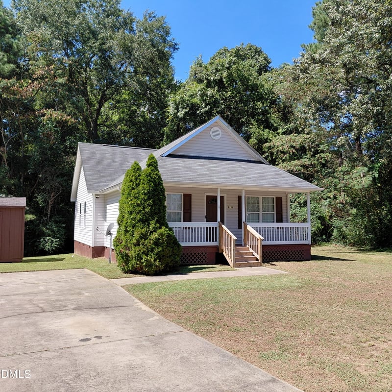 6158 Lonestar Rd, Fayetteville, NC 28303