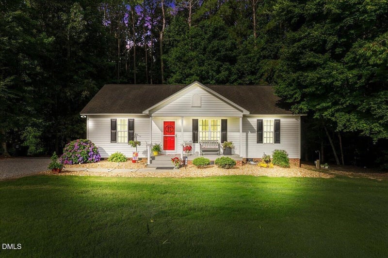 618 Lockwood Dr, Clayton, NC 27527