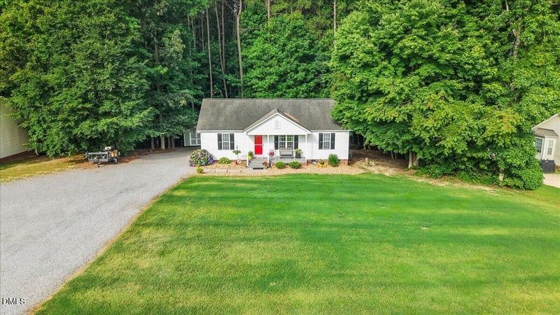 618 Lockwood Dr, Clayton, NC 27527