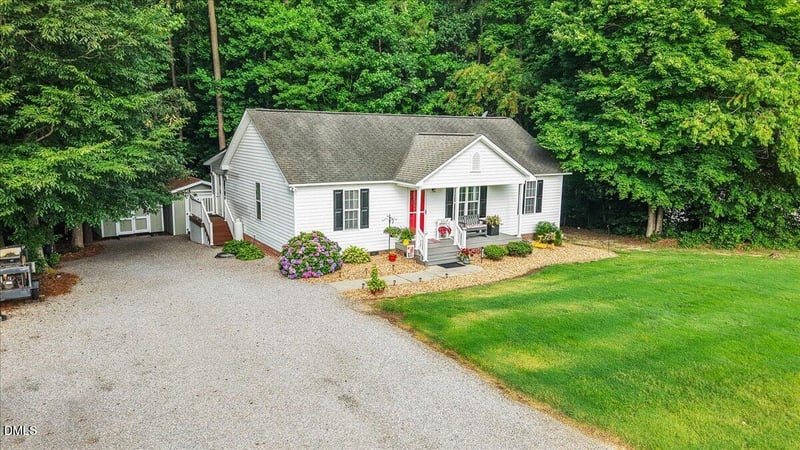 618 Lockwood Dr, Clayton, NC 27527