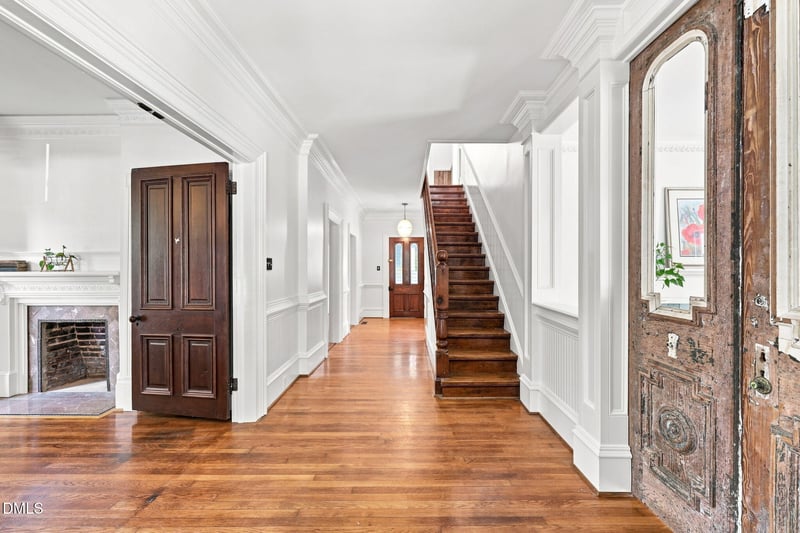 619 W Front St, Burlington, NC 27215