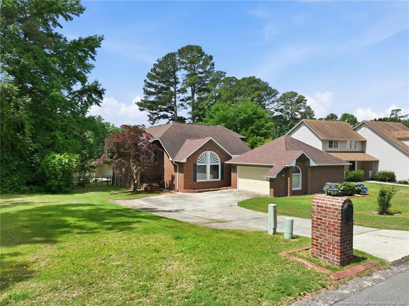 621 Georgetown Cir, Fayetteville, NC 28314