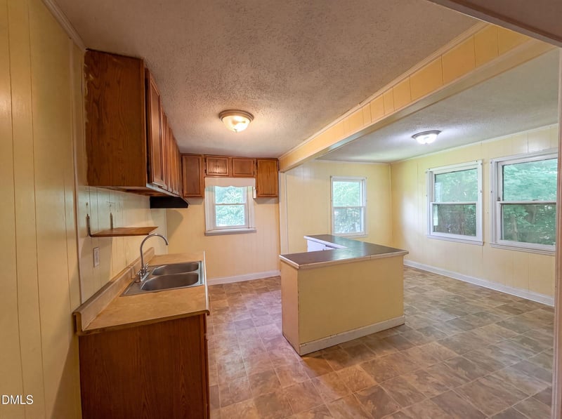 621 Mciver St, Sanford, NC 27330
