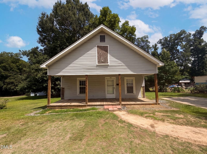 621 Mciver St, Sanford, NC 27330