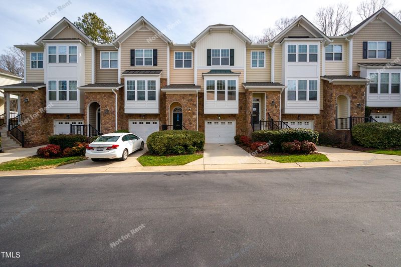 6210 Braidwood Ct, Raleigh, NC 27612