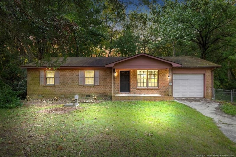 6213 Sabine Dr, Fayetteville, NC 28303