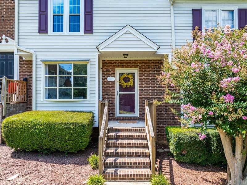 6217 Waterside Ln, Raleigh, NC 27613