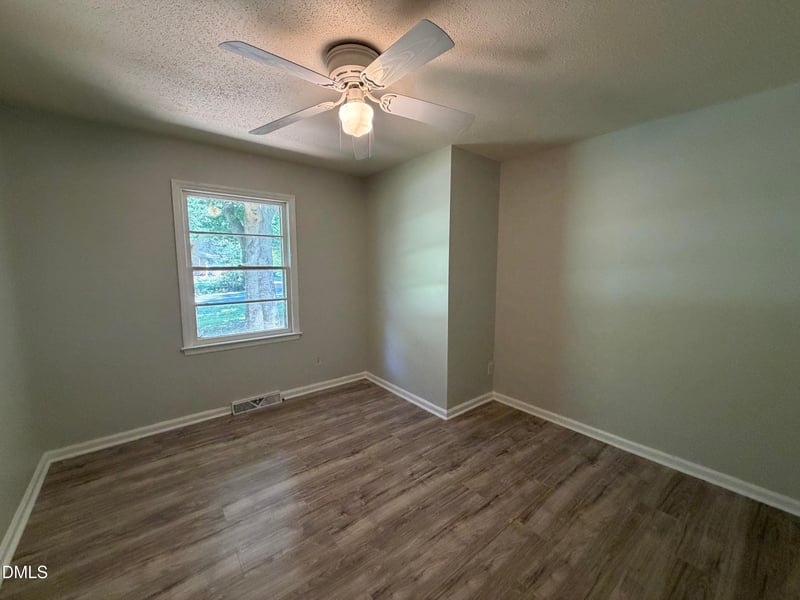 6220 Paylor St, Mebane, NC 27302
