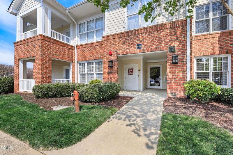 623 Waterford Lake Dr, Cary, NC 27519