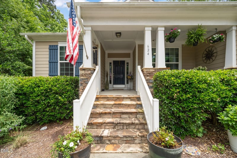 624 E Hatterleigh Ave, Hillsborough, NC 27278