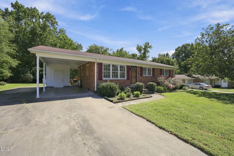 625 Holly St, Burlington, NC 27217