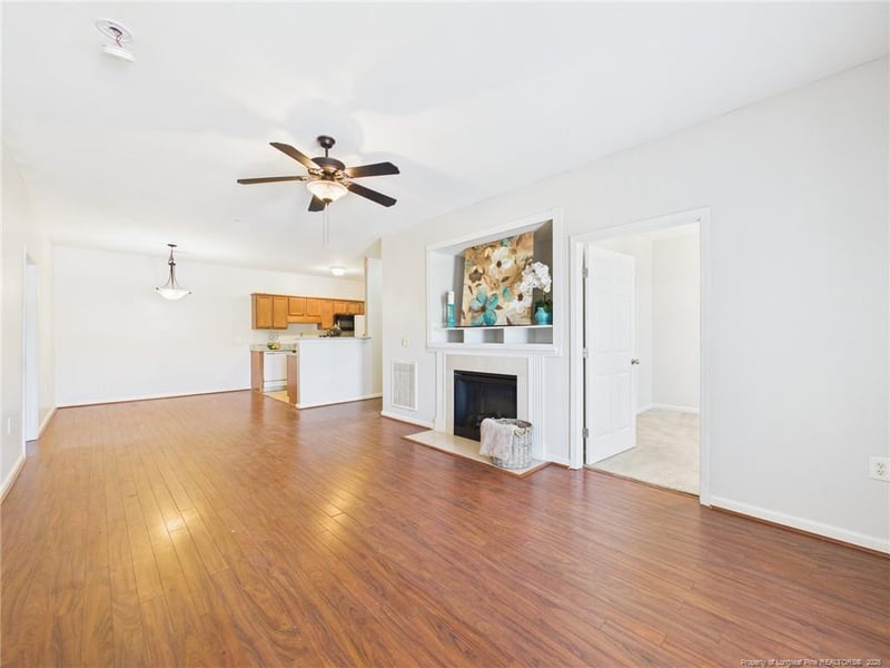 625 Marshtree Ln #301, Fayetteville, NC 28314