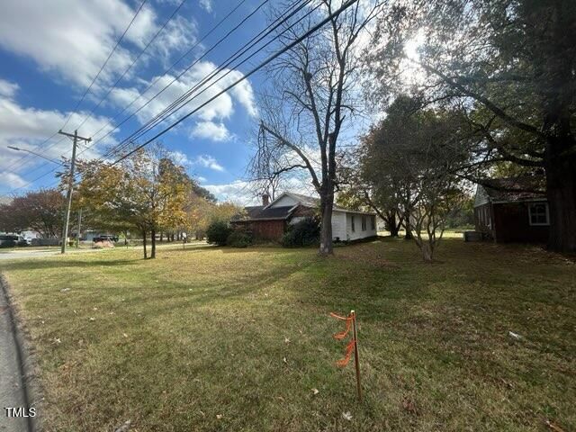 626 W Harden St, Graham, NC 27253