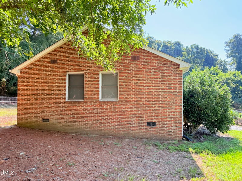 629 Nc 54, Durham, NC 27713
